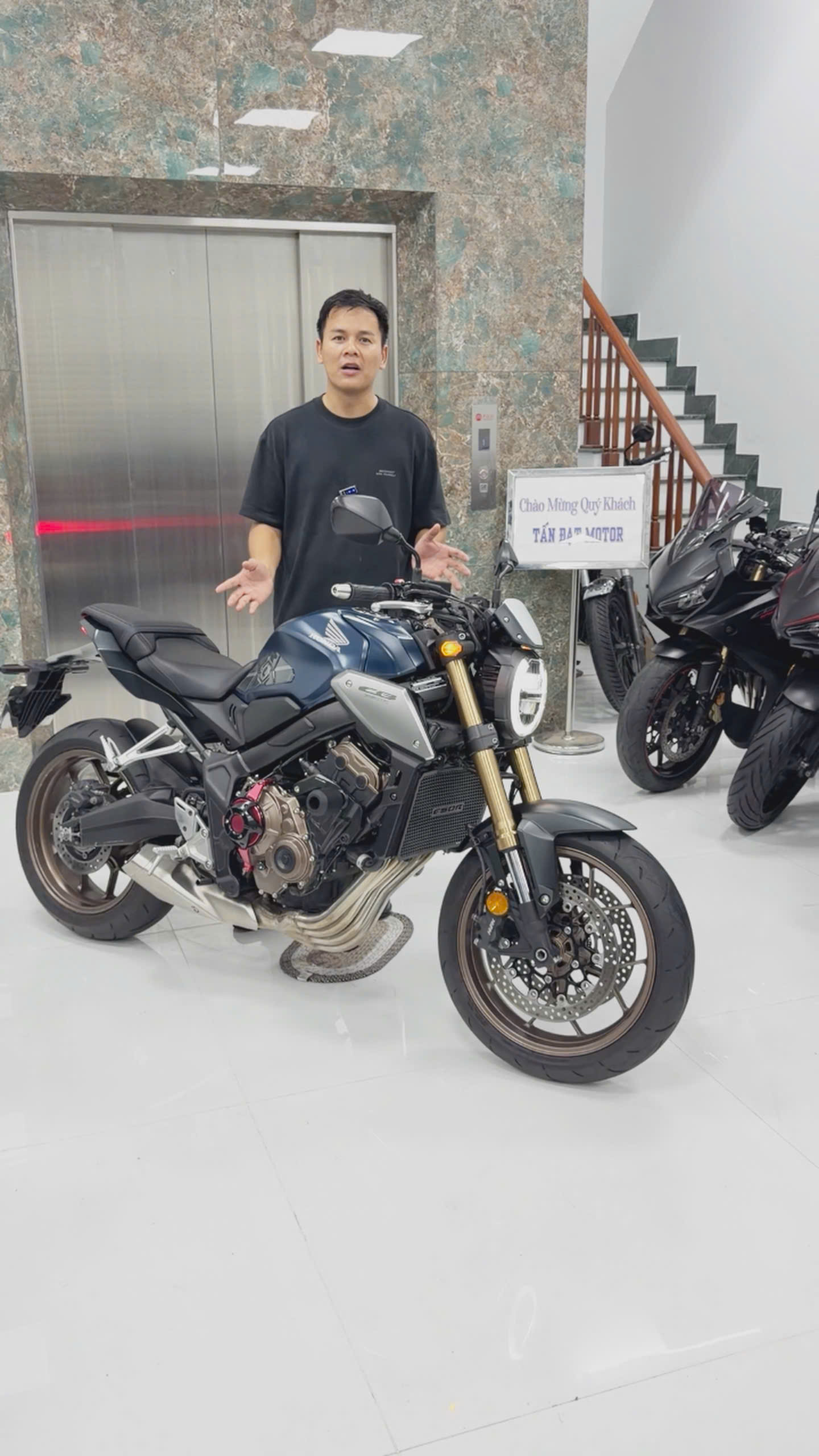 Nhất Định Phải Chốt CB650R Vì Nó Xứng Đáng AE Ạ