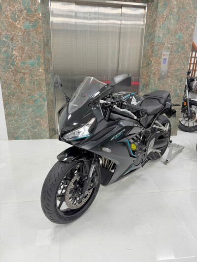 Bán CBR650R Black Edition Đen Nhám Siêu Mới, Dành Riêng Những Thượng Khách Khó Tính & Mê Cái Đẹp