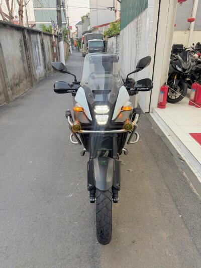 BÁN HONDA NX500 TRẮNG SIÊU LƯỚT, KÈM FULL ĐỒ CHƠI VIP CỰC CHẤT