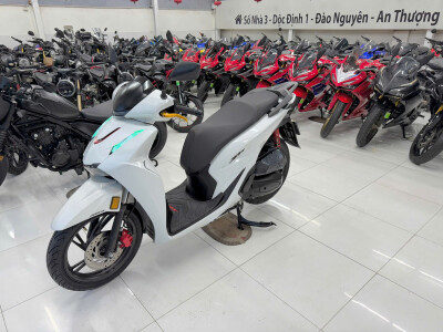 BÁN HONDA SH160I ABS MODEL 2026 Kèm Sẵn Đồ Chơi Đèn Gần 10 Triệu