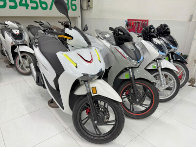BÁN HONDA SH160I ABS MODEL 2026 Kèm Sẵn Đồ Chơi Đèn Gần 10 Triệu