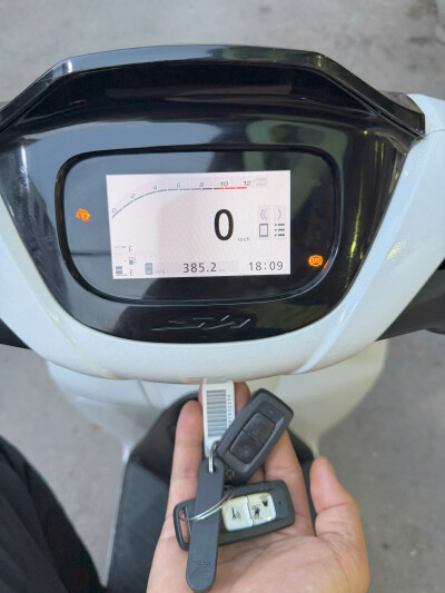 BÁN HONDA SH160I ABS MODEL 2026 Kèm Sẵn Đồ Chơi Đèn Gần 10 Triệu