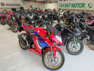 10 Triệu Đã Quất Được CBR150R Đời Cao Đèn LED Tại Tấn Đạt Motor rồi AE Ơi