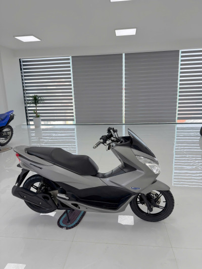 Bán Honda PCX 125 Màu Bạc Khóa Smartkey, Biển 29 Hà Nội Giá Sinh Viên