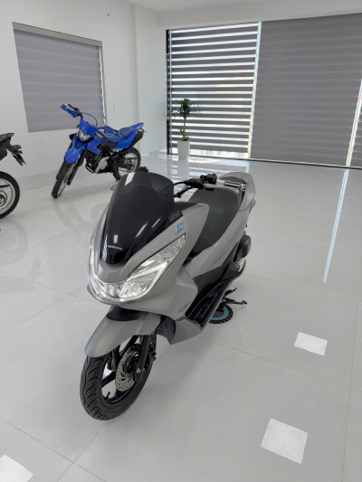 Bán Honda PCX 125 Màu Bạc Khóa Smartkey, Biển 29 Hà Nội Giá Sinh Viên