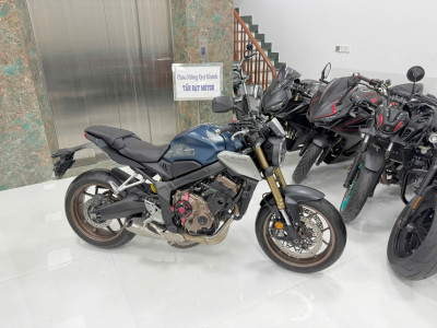 Bán CB650R Xanh Matte Blue Hơn 7.000 Km, Vip Thực Sự Nếu AE Hợp Màu Xanh
