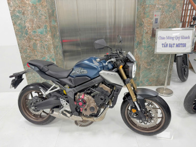 Bán CB650R Xanh Matte Blue Hơn 7.000 Km, Vip Thực Sự Nếu AE Hợp Màu Xanh