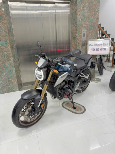 Bán CB650R Xanh Matte Blue Hơn 7.000 Km, Vip Thực Sự Nếu AE Hợp Màu Xanh