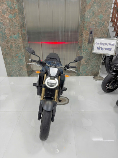 Bán CB650R Xanh Matte Blue Hơn 7.000 Km, Vip Thực Sự Nếu AE Hợp Màu Xanh