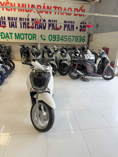 Góp 20 Triệu SH125 2018 Trắng Cực Chất Thật Đơn Giản Tại TẤN ĐẠT MOTOR, Bán SH