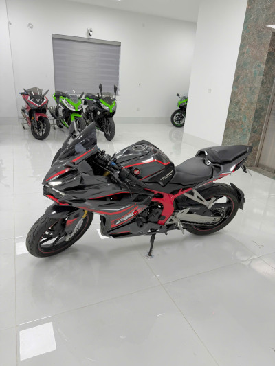 Bán CBR250RR 2020 Màu Đen, 30 Triệu Góp Nhận Xe Luôn Tại TẤN ĐẠT MOTOR