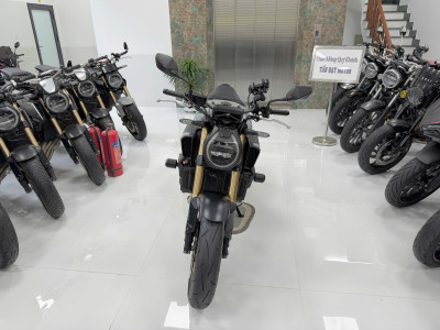 Bán CB650R E Clutch Siêu Lướt, Màu Xám Xi Măng ĐK 2025 Tại Tấn Đạt Motor