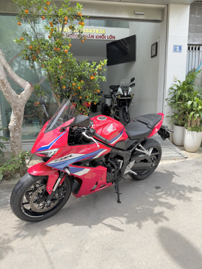 Bán Honda CBR650R E-Clutch Siêu Lướt Trắng Đỏ Xanh Giá Rẻ Tại Tấn Đạt Motor