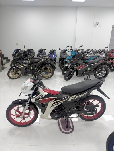 10 Triệu Đã Quất Được Satria 150 Trắng Đỏ Đời Cao, Trả Góp Siêu Tốc Tại Tấn Đạt Motor